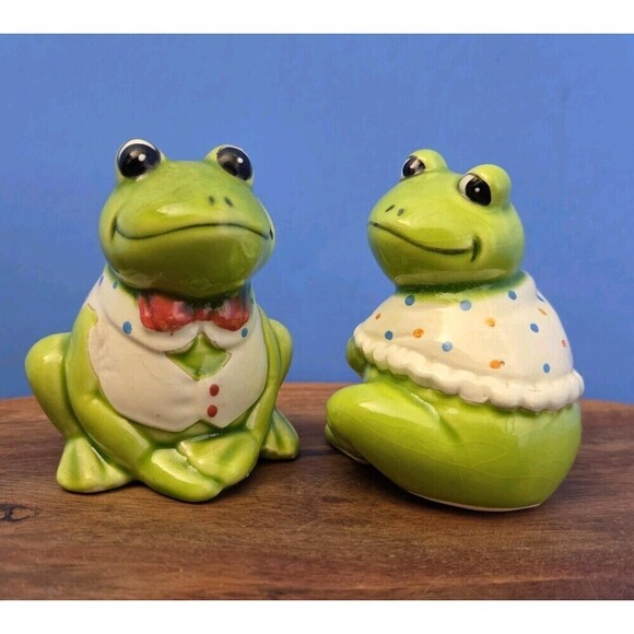 VTG OTAGIRI Anthropomorphic Frog Couple Adorable Salt & Pepper Shaker Set - Picture 9 of 10